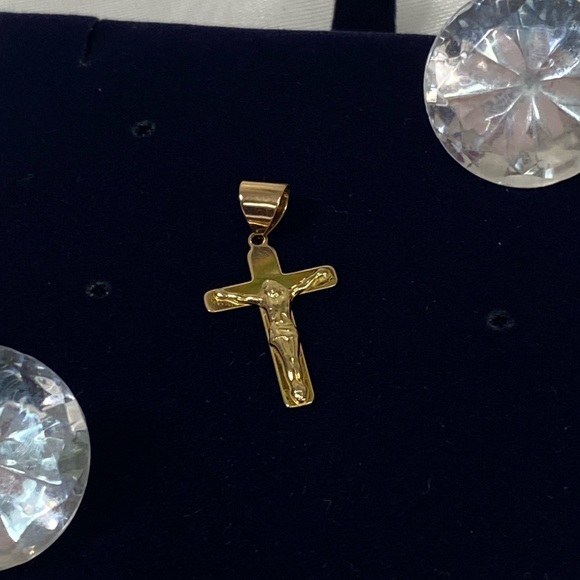 10K YELLOW GOLD Jesus on crucifix cross pendant REAL GOLD 1” - Picture 2 of 10